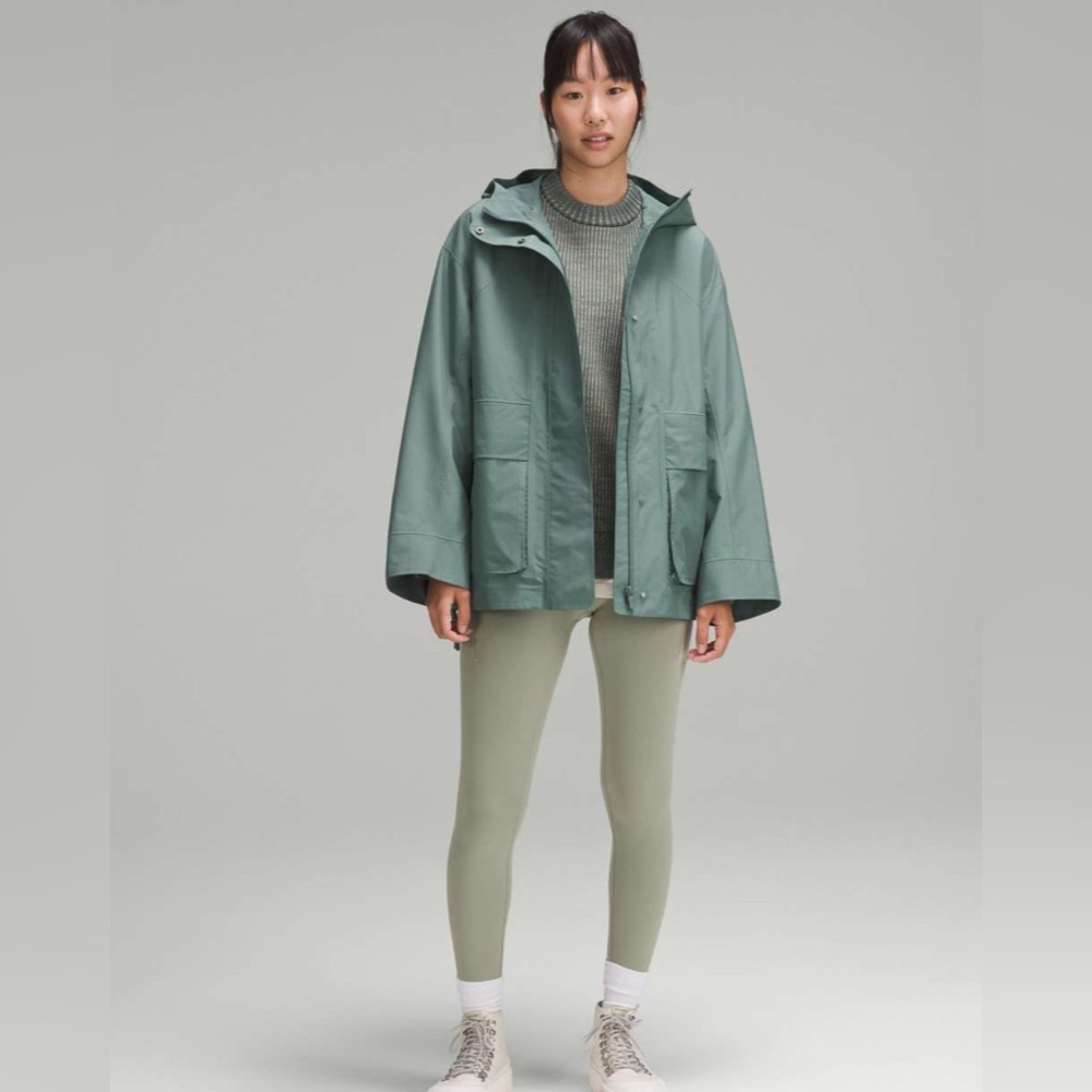 NWT Lululemon Oversized Hooded Rain Jacket
Medium Forest Size 10